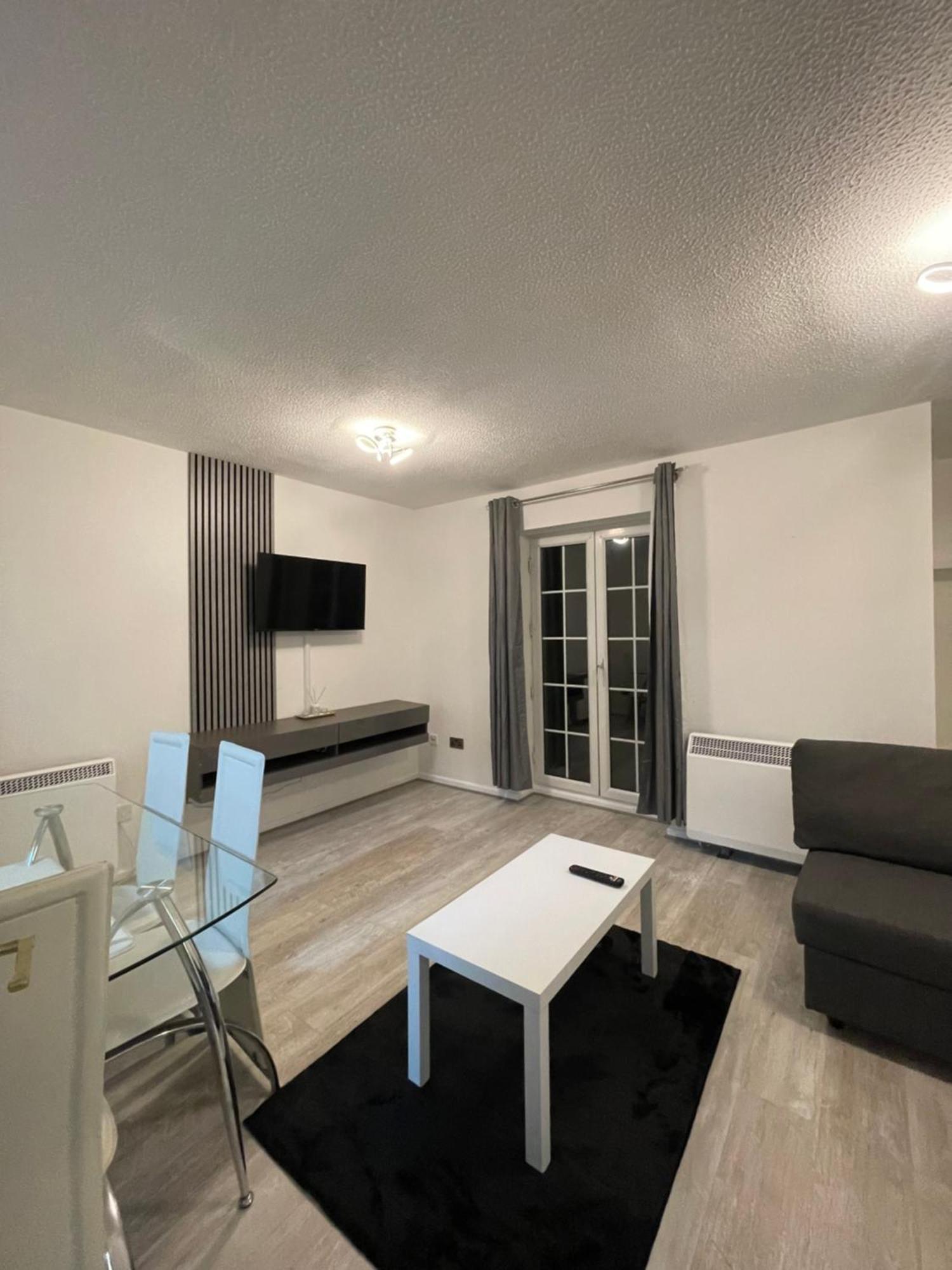 Cardiff Bay Apartment With Parking Exterior photo